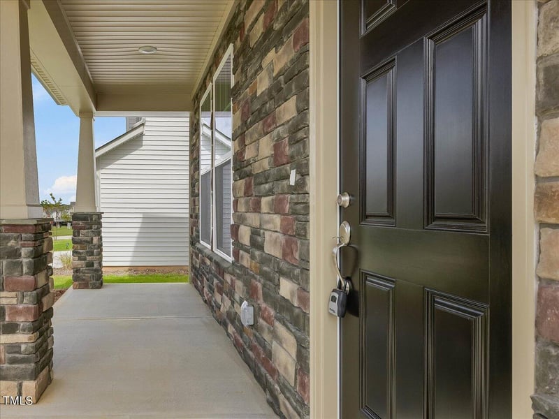 929 Channel Drop Loop, Zebulon, NC 27597