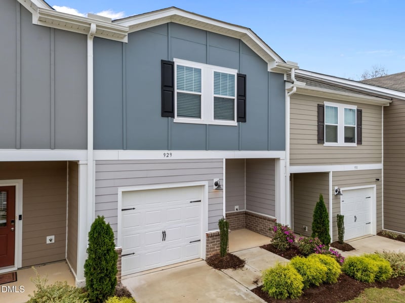 929 Clearhaven Ln, Fuquay Varina, NC 27526
