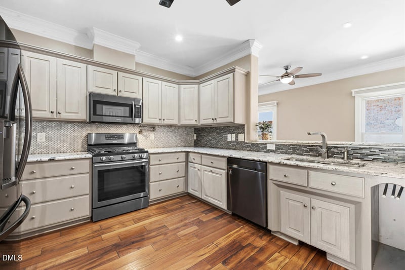 929 Old Baron Dr, Fuquay Varina, NC 27526