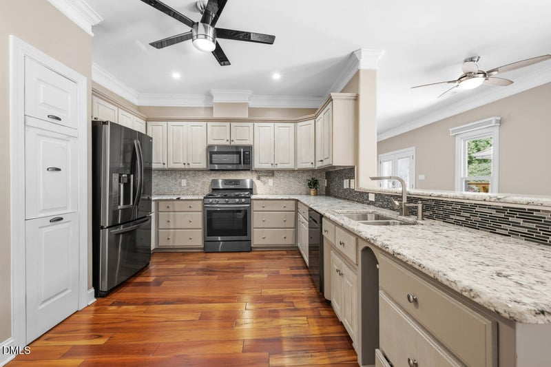 929 Old Baron Dr, Fuquay Varina, NC 27526