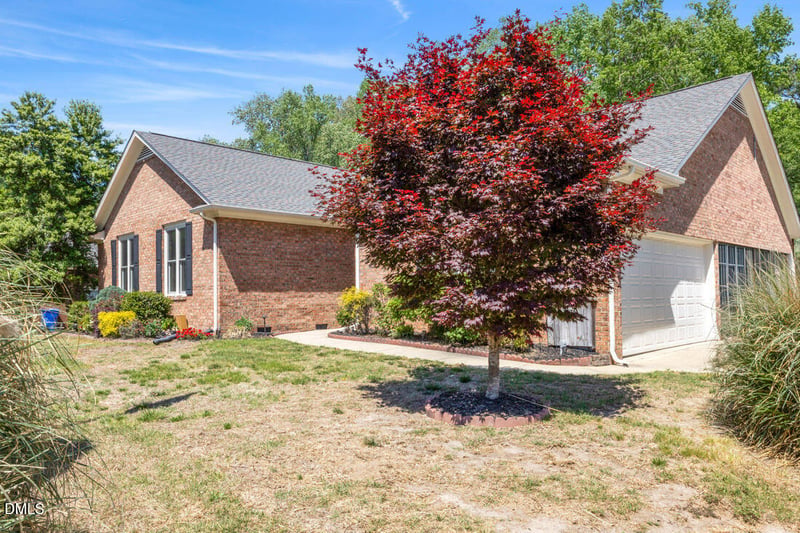 929 Old Baron Dr, Fuquay Varina, NC 27526
