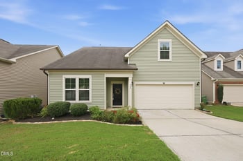 929 Stable Fern Dr, Fuquay Varina, NC 27526