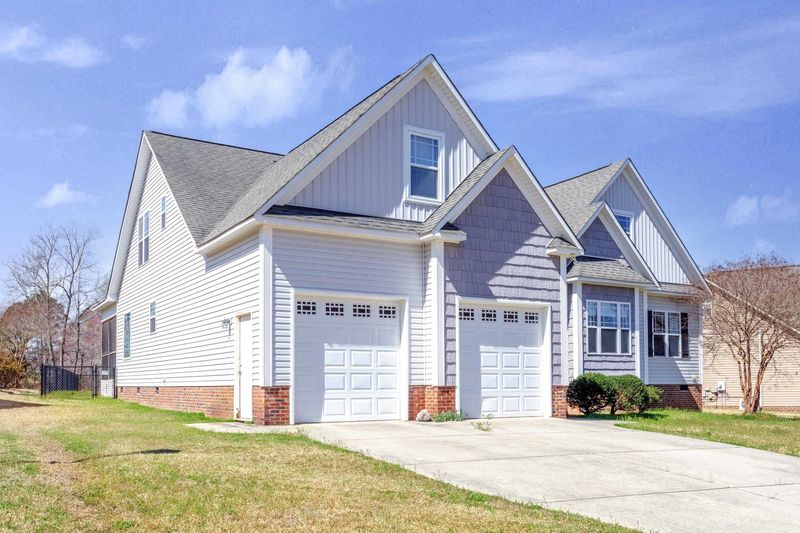 93 Brindley Cir, Clayton, NC 27520