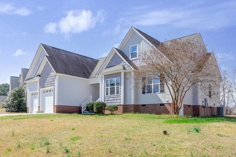 93 Brindley Cir, Clayton, NC 27520