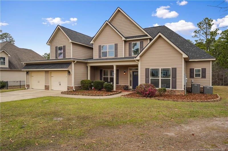 93 Castlebay Dr, Sanford, NC 27332