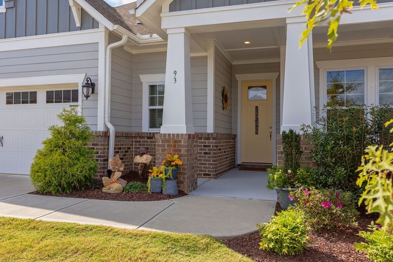 93 Coventry Ln, Chapel Hill, NC 27516