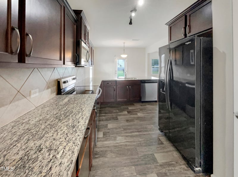 93 Cross Link Dr, Angier, NC 27501