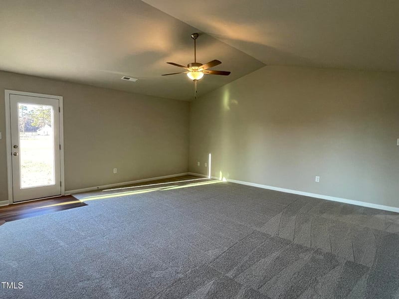 93 Faucette Dr, Selma, NC 27576