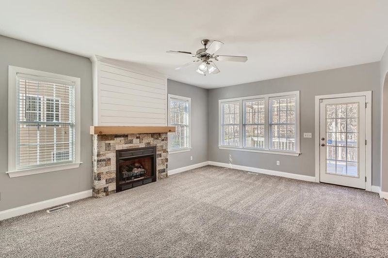 93 E Trafalgar Ct, Clayton, NC 27520