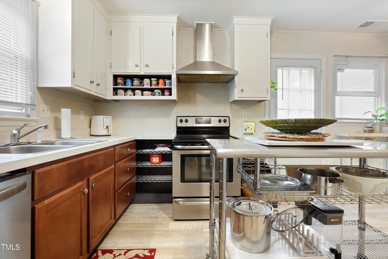 930 Jason Ct, Cary, NC 27511