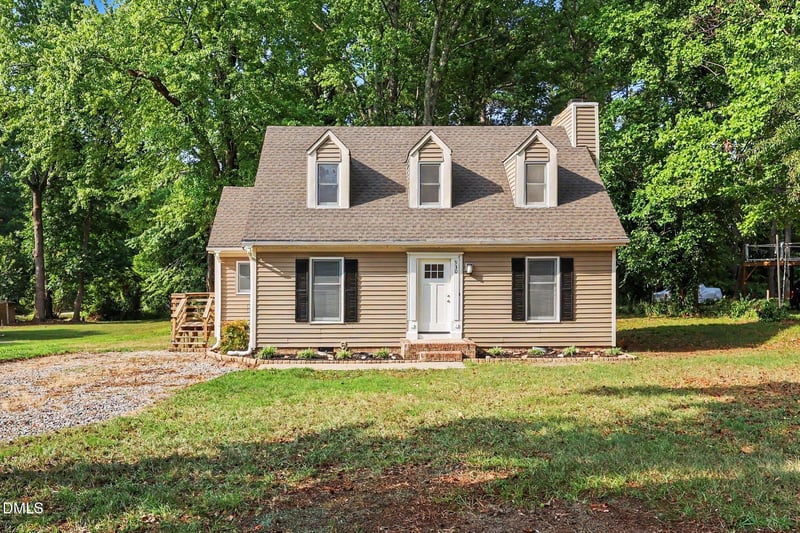 930 Meadowbrook Dr, Garner, NC 27529