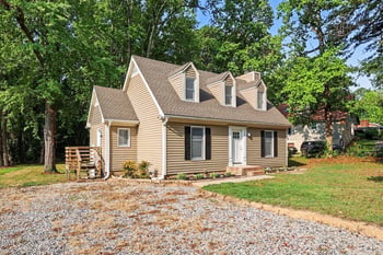930 Meadowbrook Dr, Garner, NC 27529