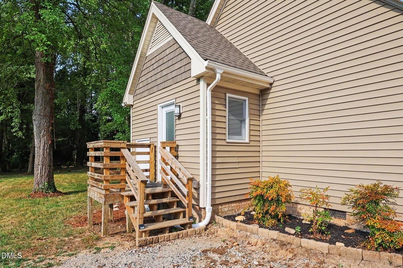 930 Meadowbrook Dr, Garner, NC 27529