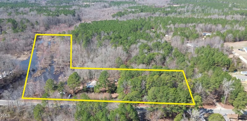 930 Old Halifax Rd, Zebulon, NC 27597