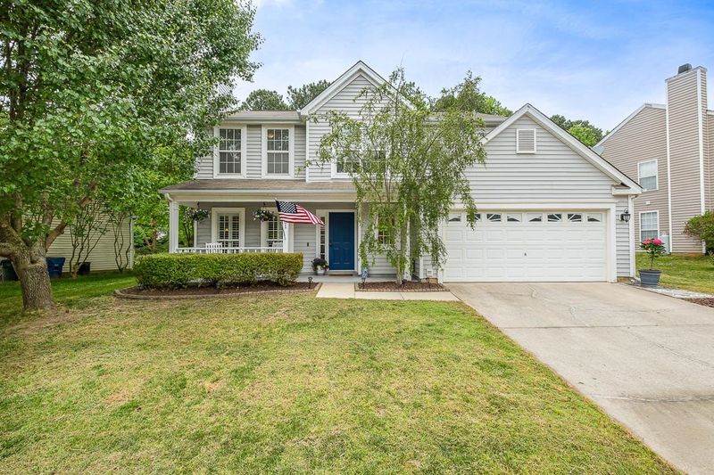 9301 Erinsbrook Dr, Raleigh, NC 27617