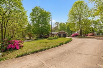 9301 Nc 27 , Lillington, NC 27546