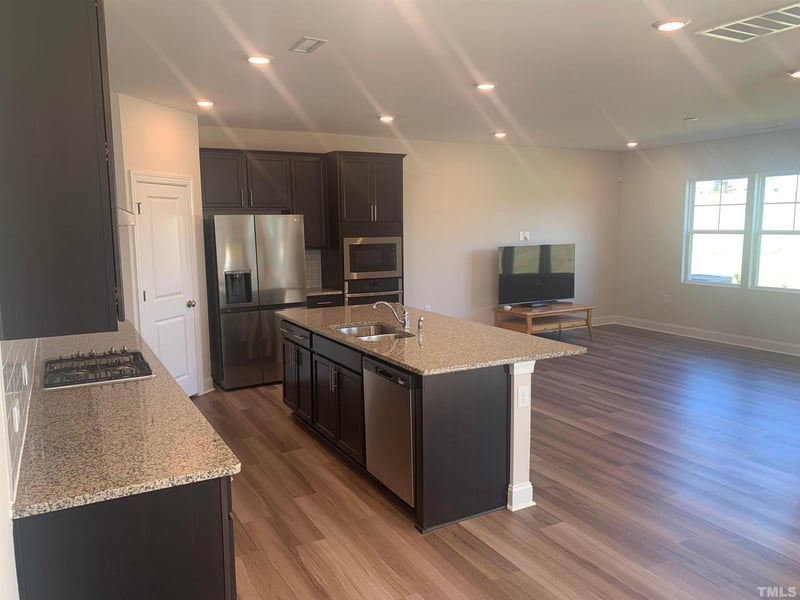 931 Matterhorn Dr, Fuquay Varina, NC 27526
