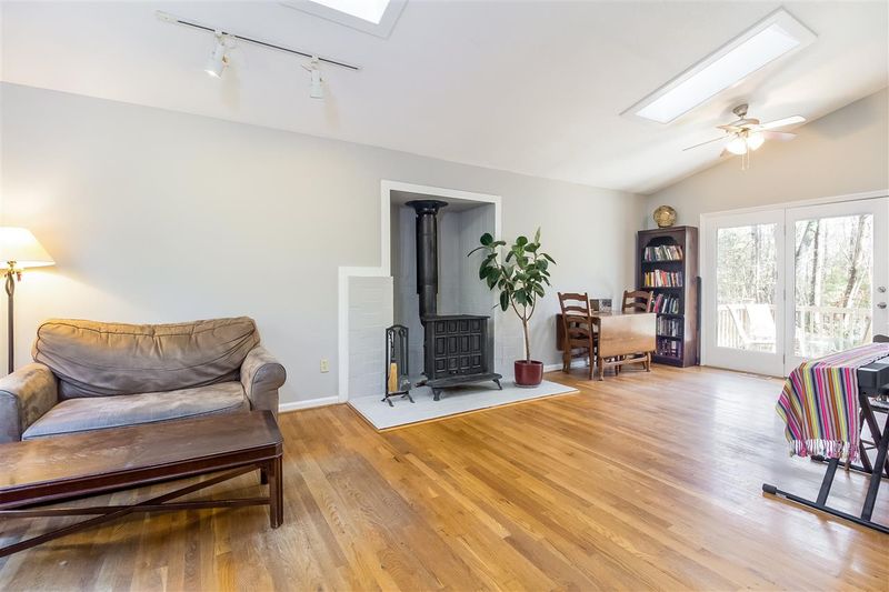 9312 Coachway Dr, Chapel Hill, NC 27516