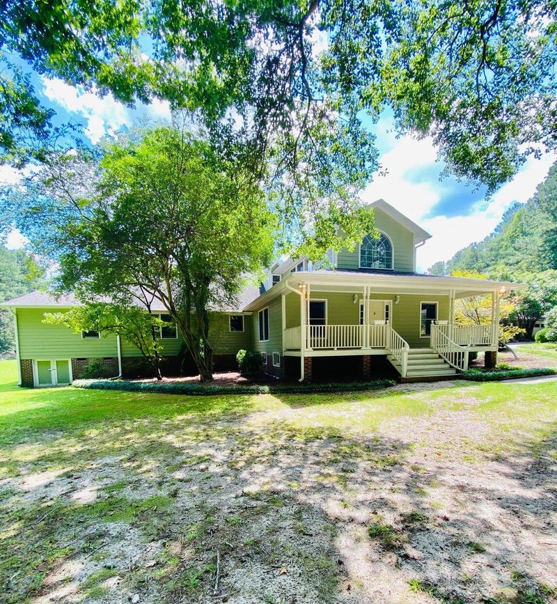 9312 N Manor Dr, Zebulon, NC 27597