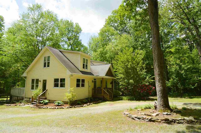 9316 Collins Creek Dr, Chapel Hill, NC 27516