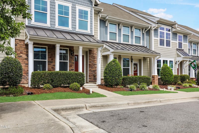 932 Ambergate Station, Apex, NC 27502