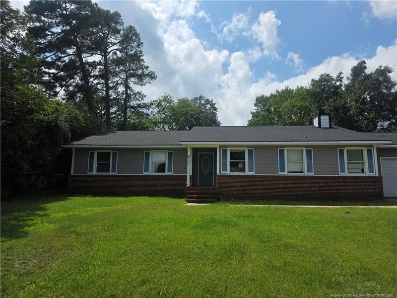932 Brookridge Dr, Fayetteville, NC 28314