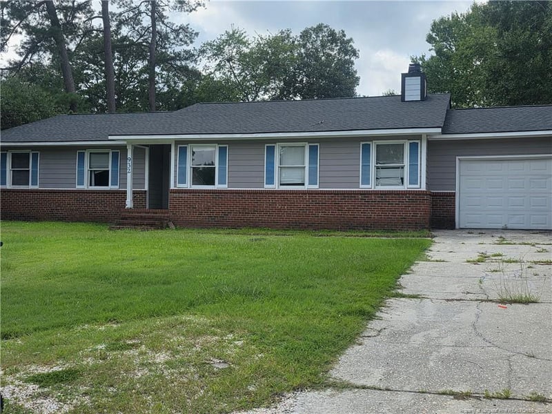 932 Brookridge Dr, Fayetteville, NC 28314