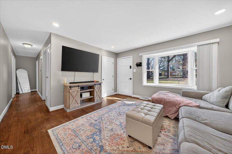 932 Danbury Dr, Durham, NC 27703