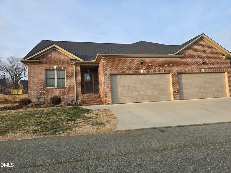 933 Arrowhead Ct, Mebane, NC 27302