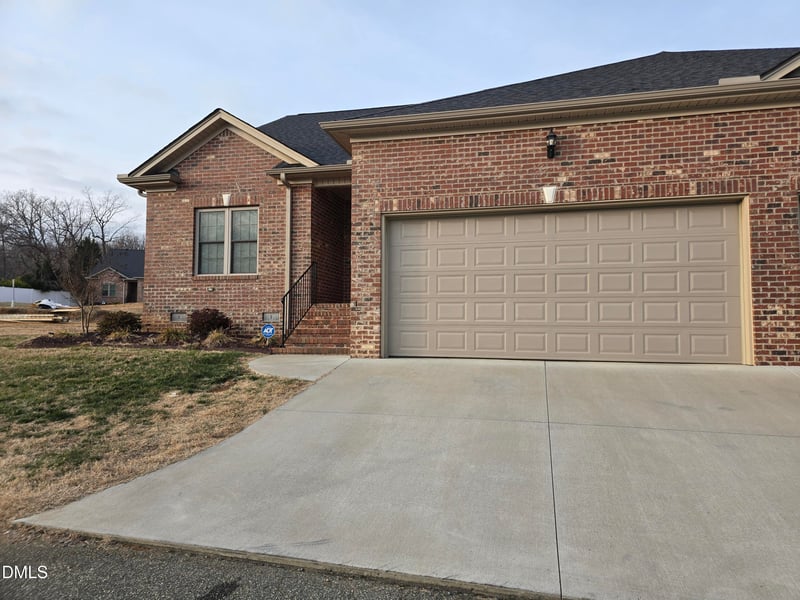 933 Arrowhead Ct, Mebane, NC 27302