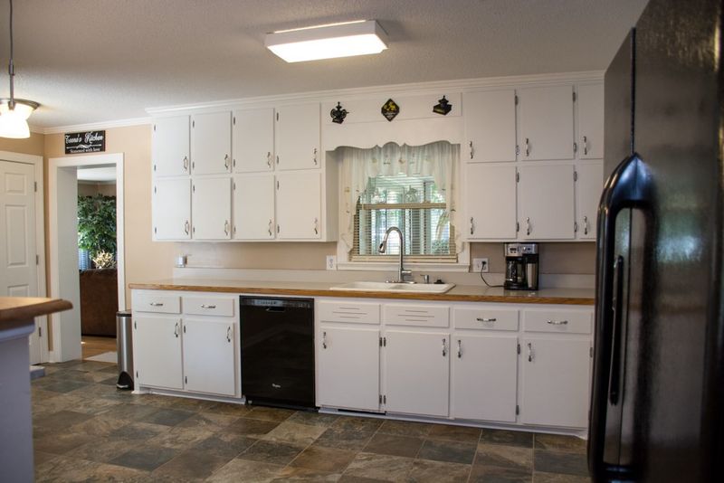 933 Broadway Rd, Sanford, NC 27332