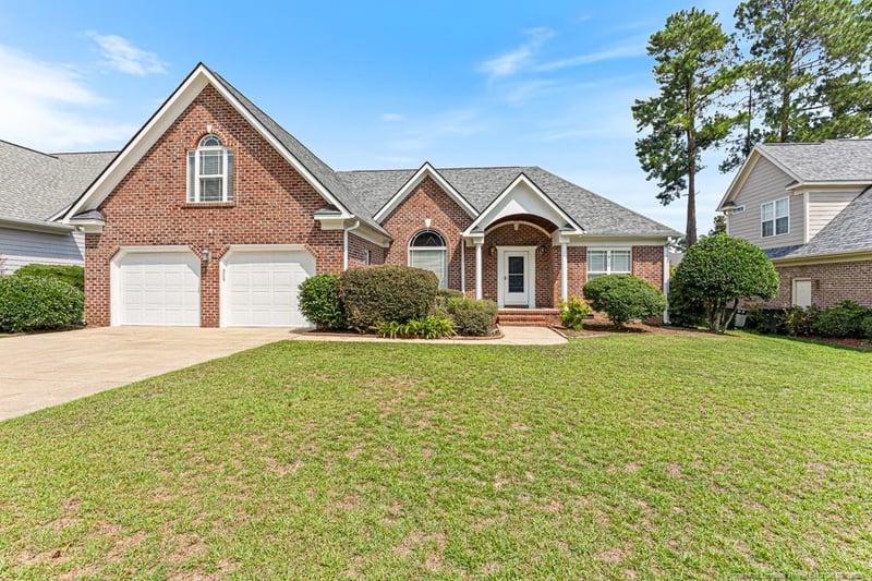 933 Dalmore Dr, Fayetteville, NC 28311