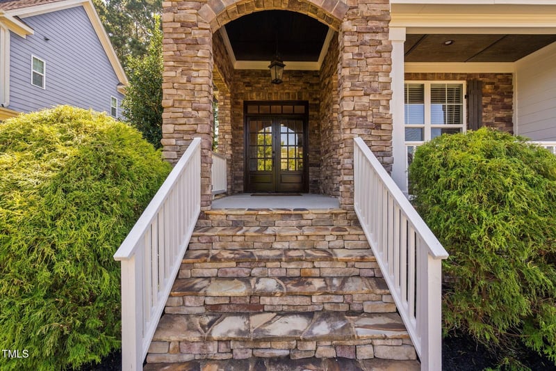 933 Hollymont Dr, Holly Springs, NC 27540