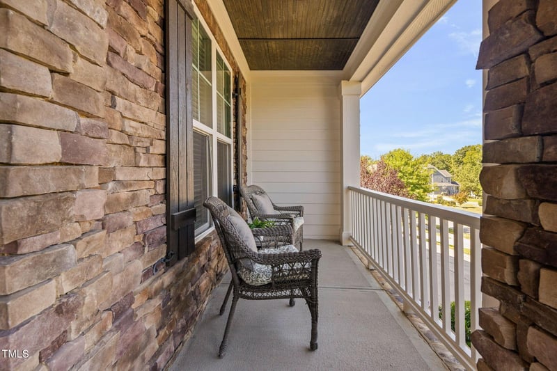 933 Hollymont Dr, Holly Springs, NC 27540