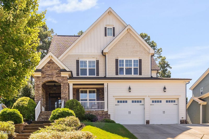 933 Hollymont Dr, Holly Springs, NC 27540