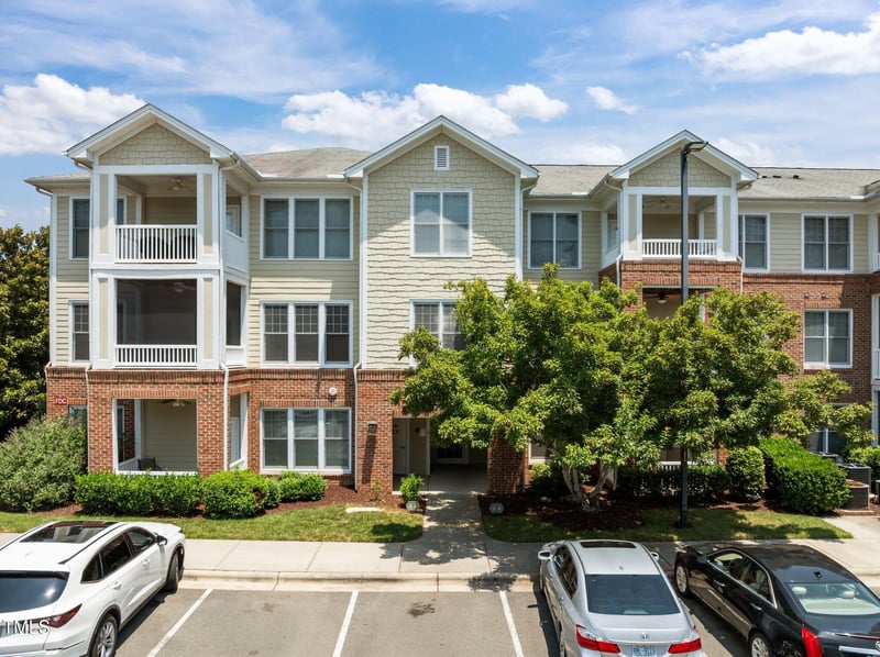 933 Portstewart Dr, Cary, NC 27519