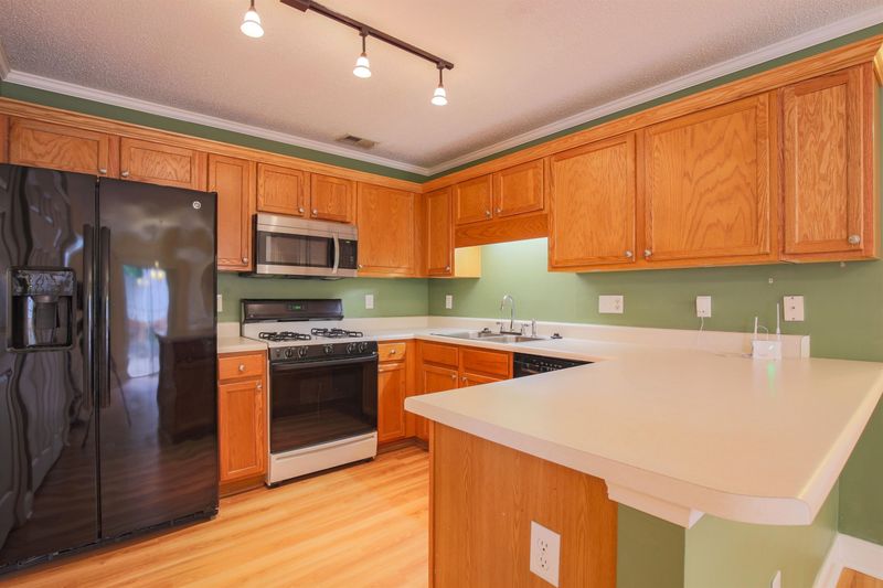 933 Stinson Ave, Holly Springs, NC 27540