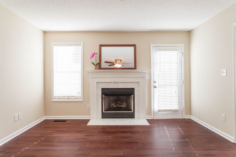 933 Troubadour Ln, Knightdale, NC 27545