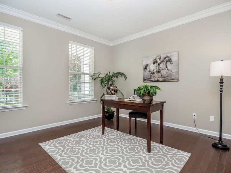 934 Ileagnes Rd, Raleigh, NC 27603