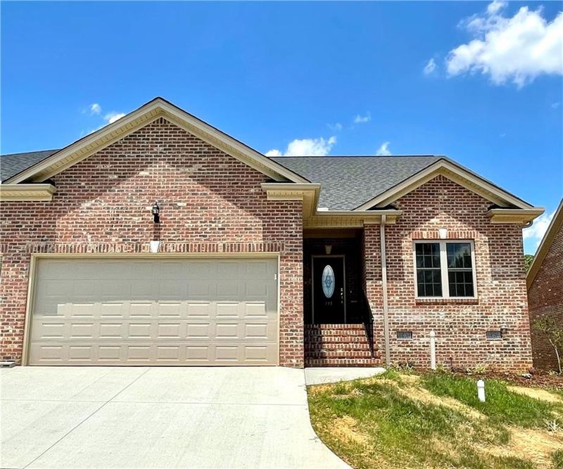 935 Arrowhead Ct, Mebane, NC 27302