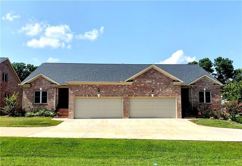 935 Arrowhead Ct, Mebane, NC 27302