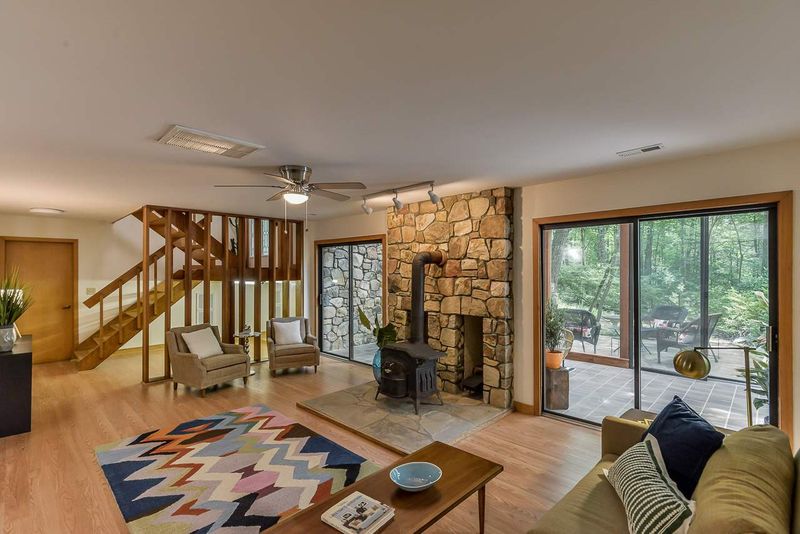 935 Boothe Hill Rd, Chapel Hill, NC 27517