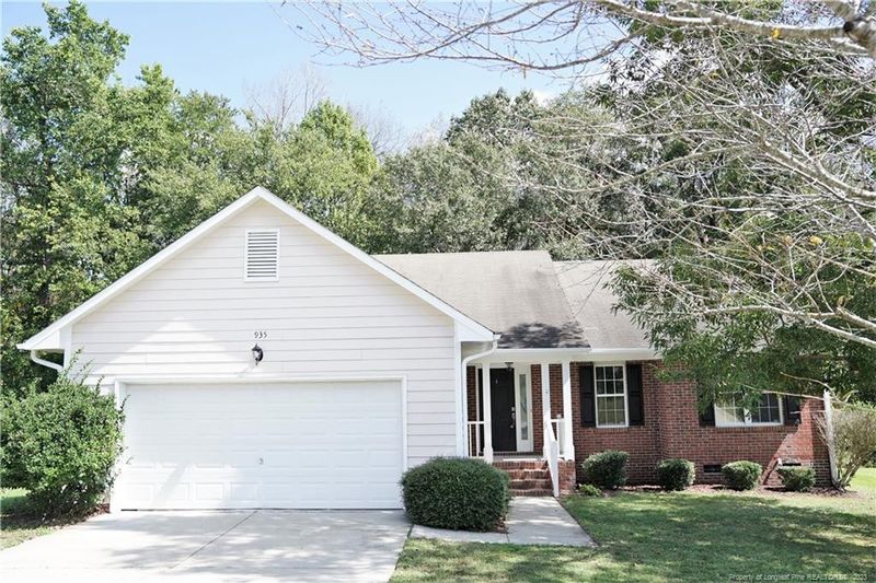 935 Foxhunt Ln, Fayetteville, NC 28314