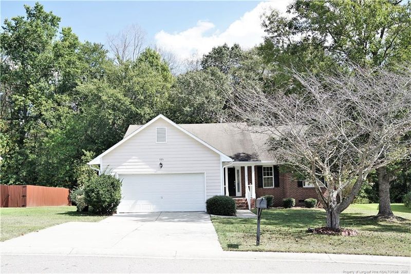935 Foxhunt Ln, Fayetteville, NC 28314