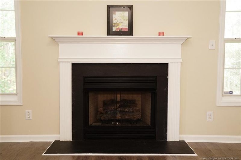 935 Foxhunt Ln, Fayetteville, NC 28314