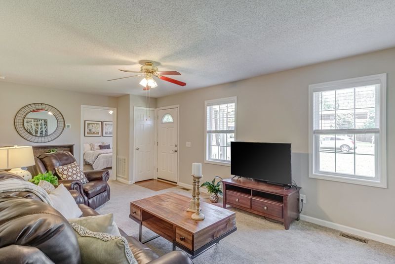935 S Judd Pw SE, Fuquay Varina, NC 27526