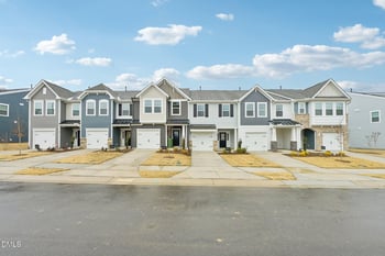 935 Kensley Grove Ln, Fuquay Varina, NC 27526