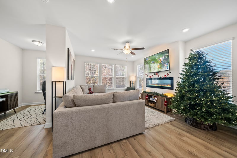 935 Parkstone Towne Blvd, Knightdale, NC 27545