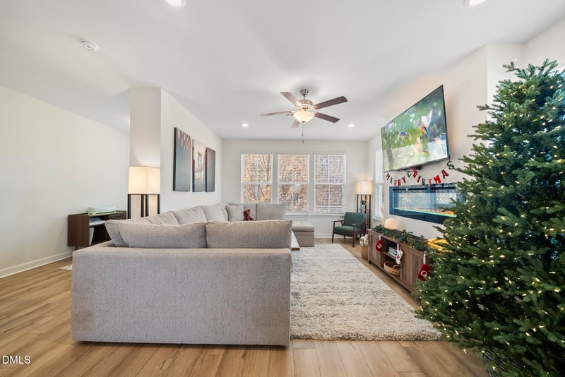 935 Parkstone Towne Blvd, Knightdale, NC 27545