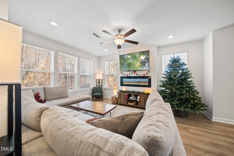 935 Parkstone Towne Blvd, Knightdale, NC 27545